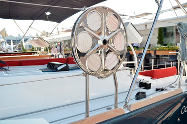ULTRALINE flat rope reel system on the side of a yacht