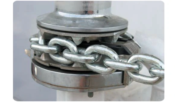 detail cromox stainless steel anchor chain on winch