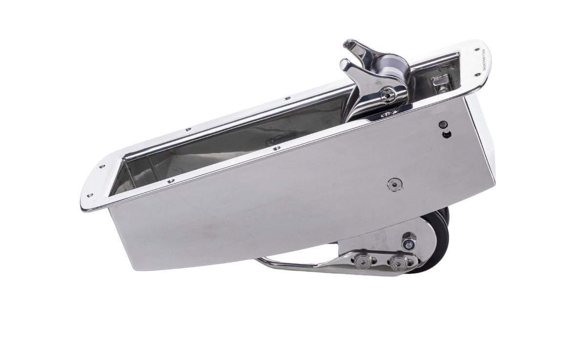 ULTRA pulpit bow roller side view on white background