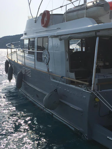 The side of a boat in the ocean