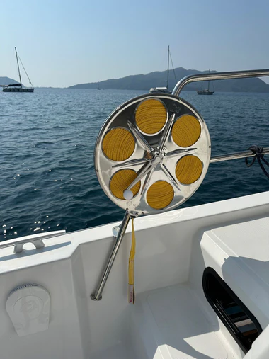 ULTRALINE flat rope reel system on a yacht